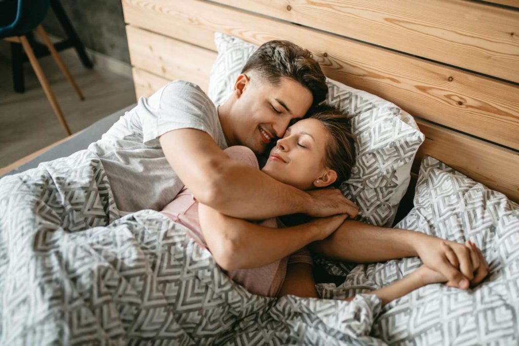 matelas pour couple bras